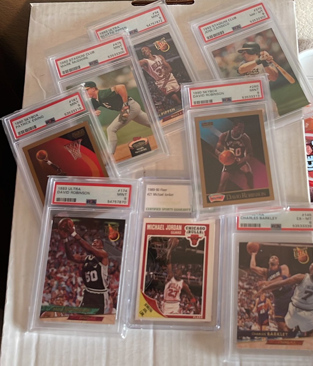 2021 has been an amazing year for me on Twitter and because of that and all of your faithful support I'll be giving away 8 slabs to 8 different people who Follow &amp; Retweet this Tweet. All cards graded and includes a Jordan! 

Winners randomly selected Jan. 1st!!! Happy New Year!