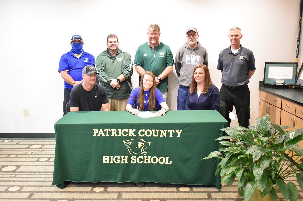 LadySlammers's tweet photo. Please help us Congratulate Gracelyn Hubbard who played on our Slammers 18U Cooper team! She decided to further her softball career at @PatrickHenryCC on March 12th of this year! She just completed her first semester with the @PHCC_Softball team! We are so proud of you! 💙🥎💙 https://t.co/Y4lwWdBgYi