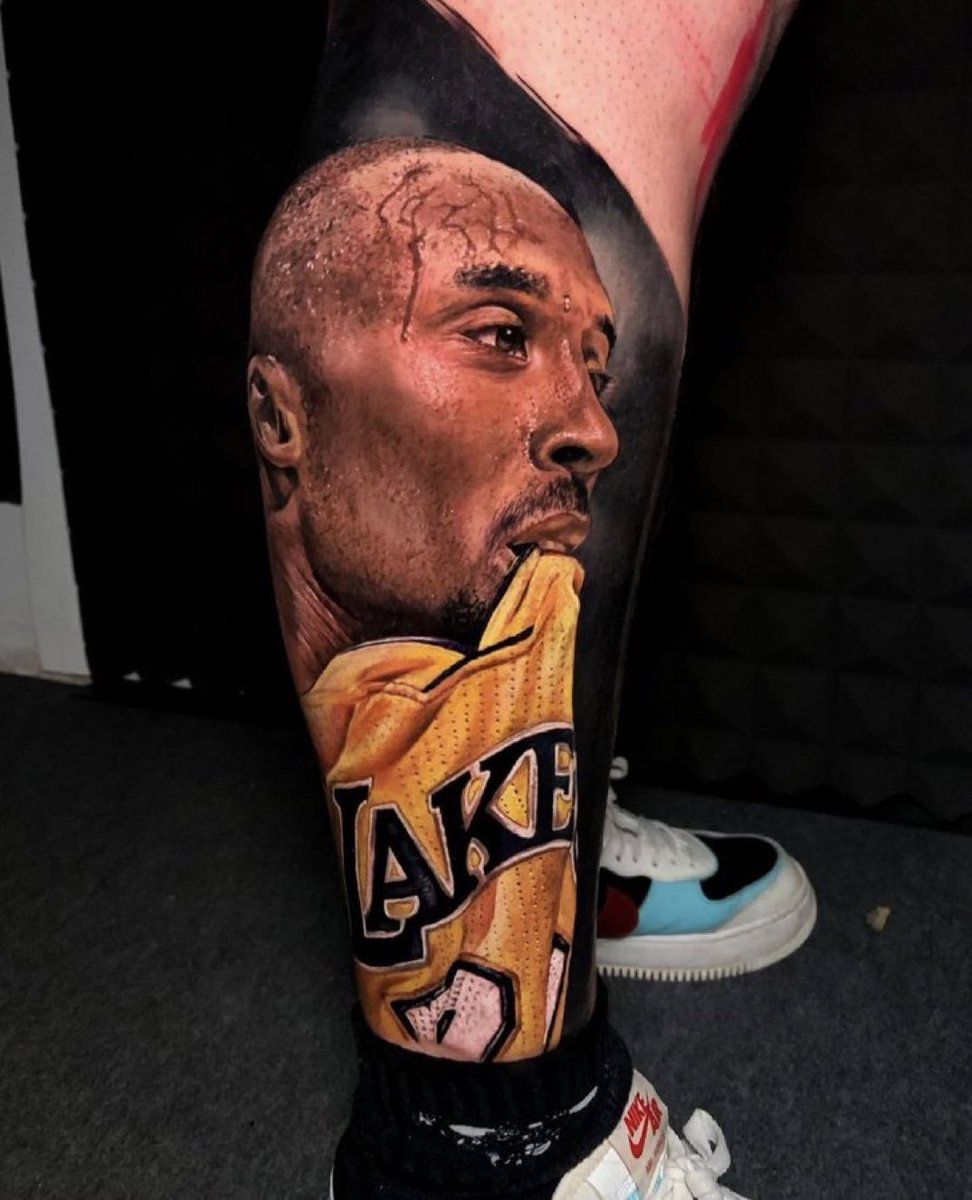 kobemurals's tweet photo. Mamba tattoo in the Lakers 24 jersey 🐍 https://t.co/mSHn6NEVok