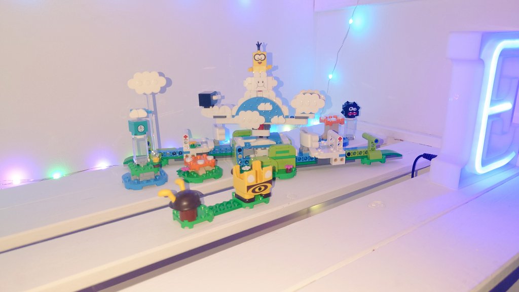 ali_gator1984's tweet photo. We (well Ellis mostly) made 2 sets to celebrate #LEGOBuildDay2021 #mariolego #LEGOBuildDay #LEGO https://t.co/EUFUmwKRxI