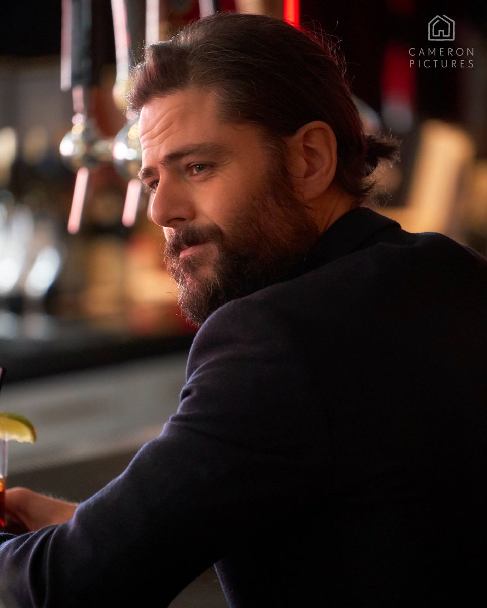 cameronpicstv's tweet photo. Happy #MaryMonday! What are you watching over the holidays (other than #MaryKillsPeople)? 📺 https://t.co/YtwLtnQeYN