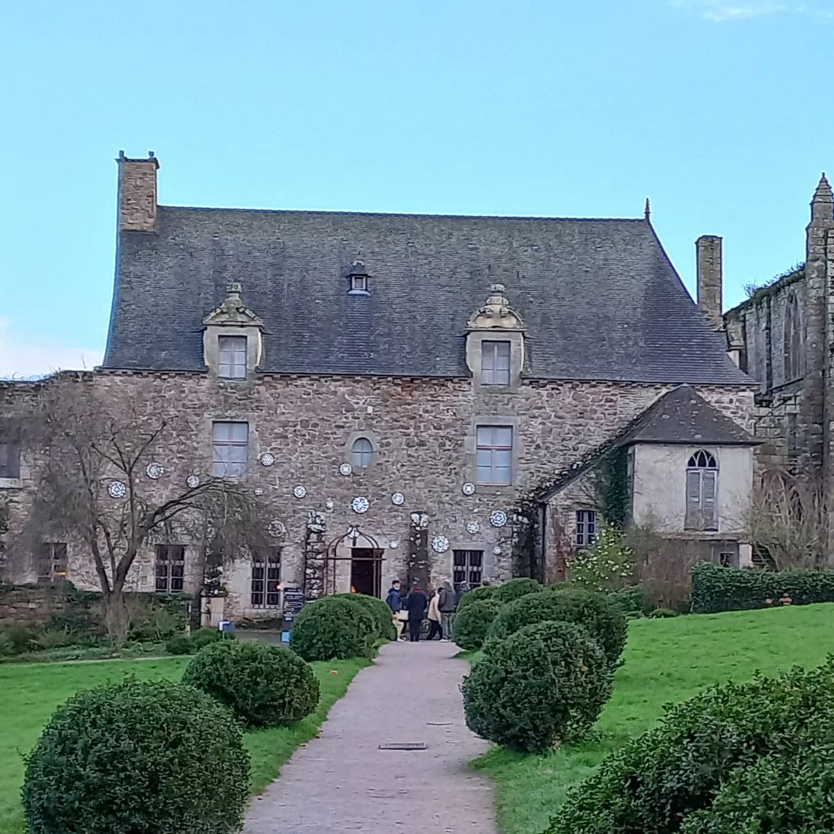fredleroux44's tweet photo. L'abbaye de Beauport #Kerity #Paimpol #Pempoull #Goelo #CotesdArmor #IrresistiblesCotesdArmor #Bretagne #MagnifiqueBretagne #MagnifiqueFrance #BaladeSympa https://t.co/jByvELousJ