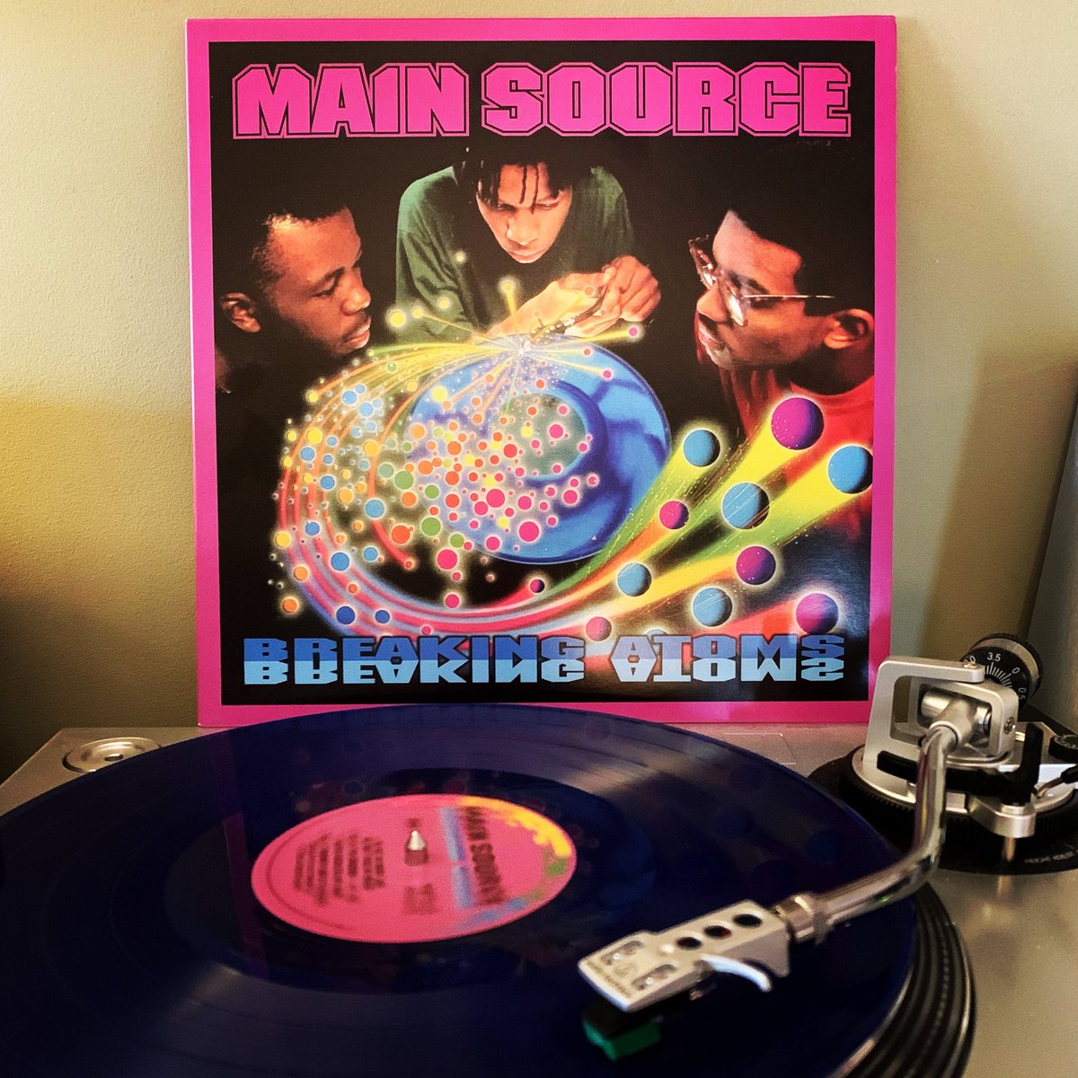 Albumism's tweet image. Now Spinning: #MainSource's classic debut album 'Breaking Atoms' (1991) | LISTEN to the expanded edition + revisit our 30th Anniversary tribute here: bit.ly/2Umgt86