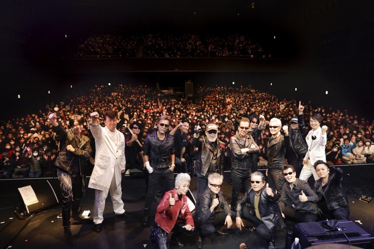 yabuncho911's tweet photo. 横浜銀蝿一家祭
もう最高でした。大輔哲太のRR3人でやれたら良かったが贅沢過ぎますね！
photo by 平野タカシ https://t.co/SuD6aF3k73