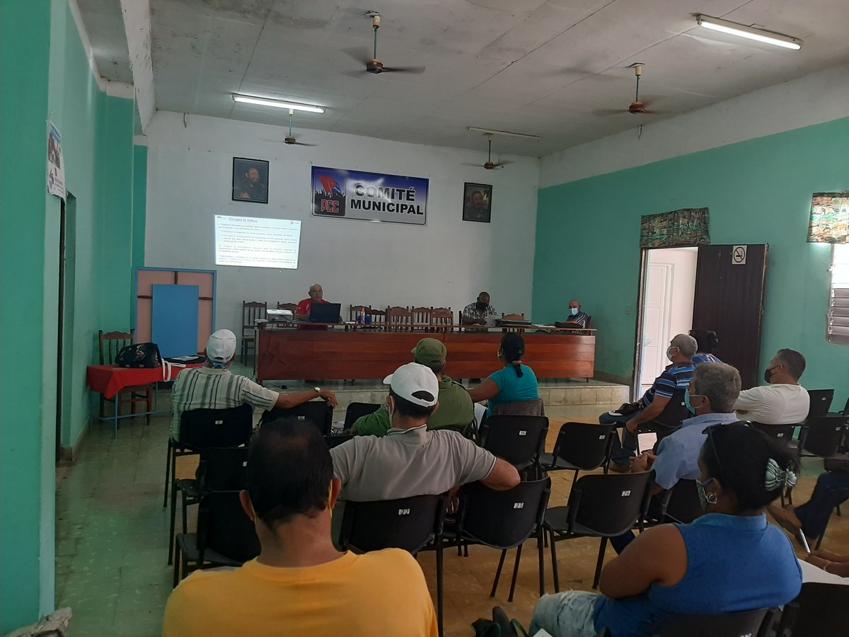RadioChambas's tweet photo. #Cuba Capacitan en #Chambas sobre normas jurídicas relacionadas con el manejo sostenible de los suelos. https://t.co/8wFQ5qseDj #CiegodeAvila #CubaVive #CubaViveyVence #CubaViveYRenace https://t.co/v7a0B41FvP