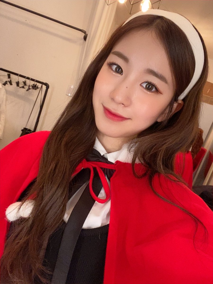 itswee_woo's tweet photo. ༴   ❔   ·    [  𝘄𝗲𝗲 ! 𝘄𝗼𝗼 !  ]   ː   up   ╱   dαtᥱ   𖨂    *  #SideMBeyondLive   ·  @SIDEM_TWT ˒˒ 

Ahryn chiquita se agarró el mejor wifi de la casa, lista para poder apoyar a SIDEM como su más grande fanática. https://t.co/5UjNuMKOSl