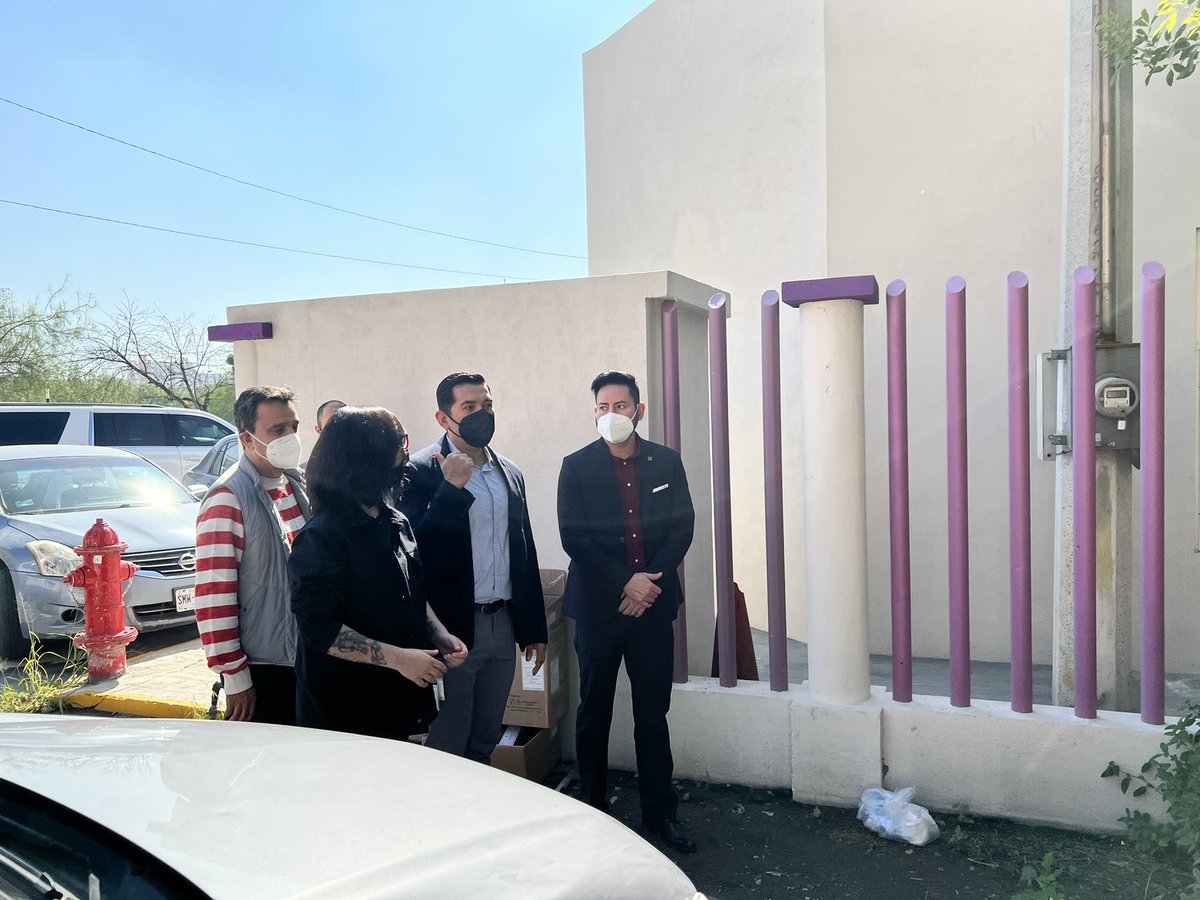 comacmty's tweet photo. El Dr. Luis Castillo, Director del CAPASITS NL, hizo un recorrido para las autoridades, le acompañamos OSC con trabajo en VIH, personas con VIH y activistas. 
Las autoridades se comprometieron a trabajar en conjunto para mejorar los servicios que se brindan en el CAPASITS. https://t.co/roru2tSbd2
