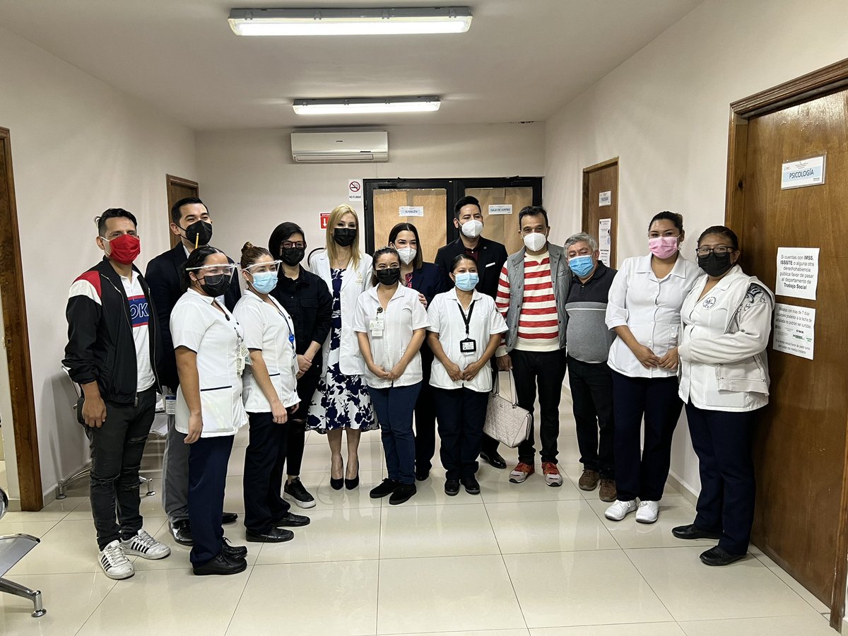 El Dr. Luis Castillo, Director del CAPASITS NL, hizo un recorrido para las autoridades, le acompañamos OSC con trabajo en VIH, personas con VIH y activistas. 
Las autoridades se comprometieron a trabajar en conjunto para mejorar los servicios que se brindan en el CAPASITS.