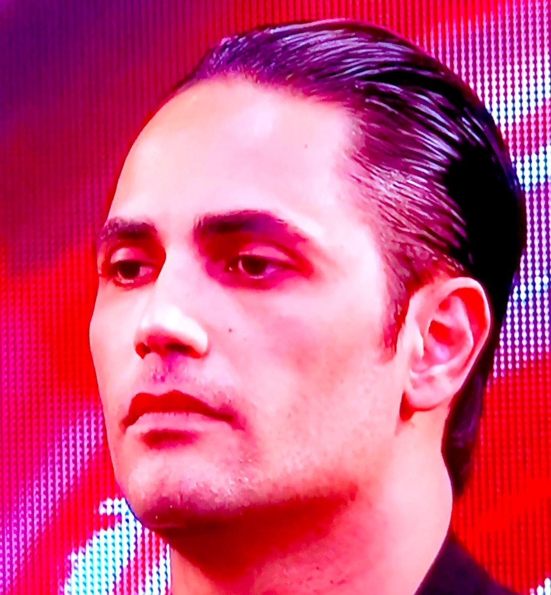 AgencyDAM's tweet photo. “Quanto lo pagate il sangue al litro ?” 🩸(#ilragazzodicampagna)
#gfvip #artemio https://t.co/Wr25CEe4as