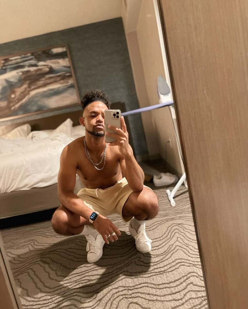 HotbwoiChester's tweet photo. You flexing, I’m living. See the difference? You’re trying to impress I’m trying to progress. https://t.co/F8ybcn6Jsc