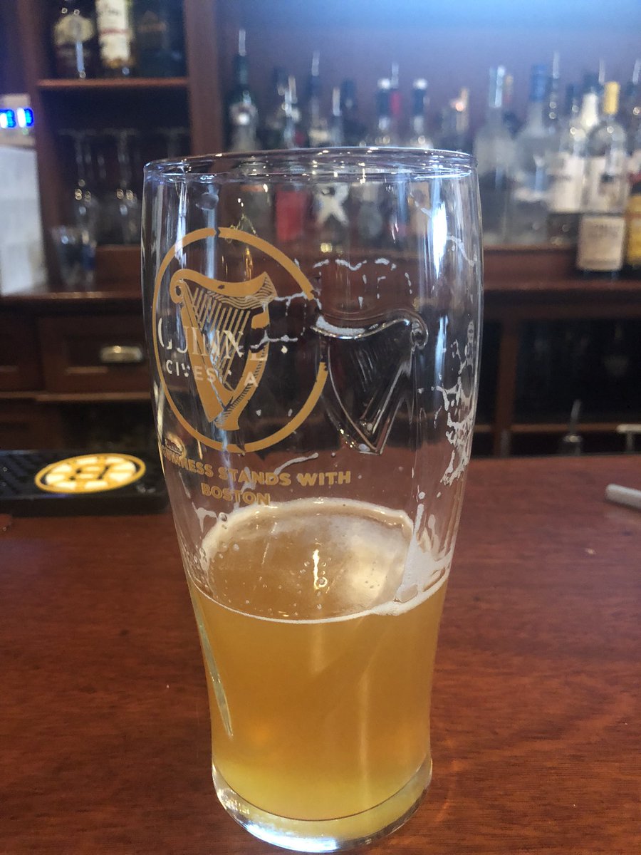 AddyKen's tweet photo. Had a beer in Americas oldest tavern, The Bell In Hand Tavern. #BellInHand #1795 https://t.co/O3rLvI2zeo
