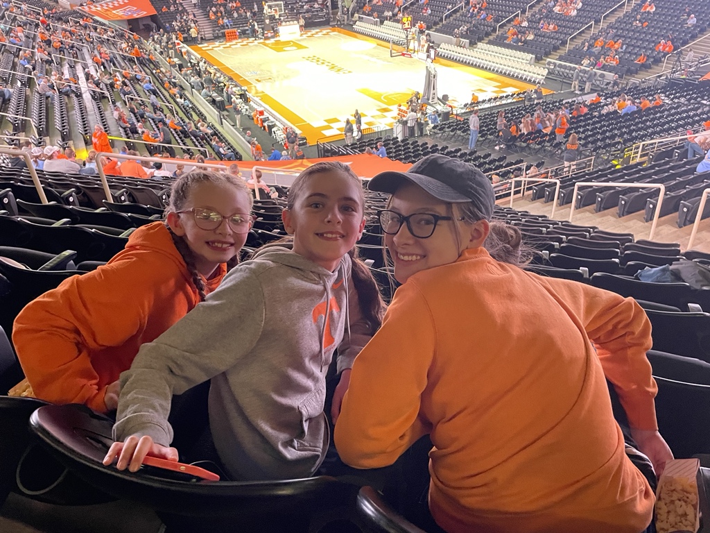 dalemcbroom's tweet photo. #goladyvols https://t.co/L41XQ1YUZw