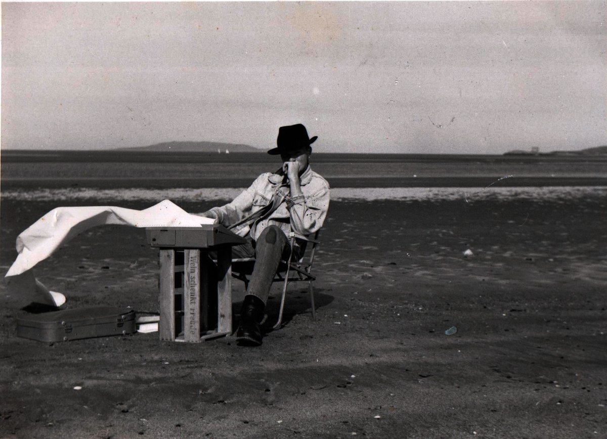 FatherCrow's tweet image. Younger.