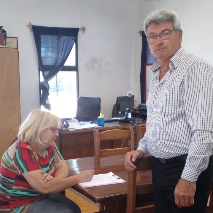 E2040FA's tweet photo. Felicitamos a la compañera Olga Fernández, quien asumió interinamente como Alcaldesa del Municipio de Toledo.

Le deseamos éxitos en la gestión y sabemos que hará un excelente trabajo junto a la compañera Gloria Laserre y Gustavo "Tito" Ruiz en el Concejo Municipal. https://t.co/hAtuwVrIac