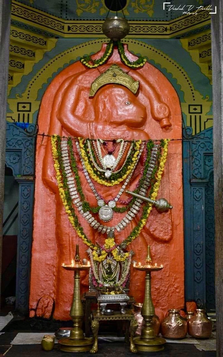 Jayalko1's tweet photo. अंजनानंदनम वीरम जानकीशोकनाशणम, कपीशमक्षहंतारं वंदे लंकाभयंकरम ||

सुप्रभात🌺 https://t.co/9DxY5VoX6p