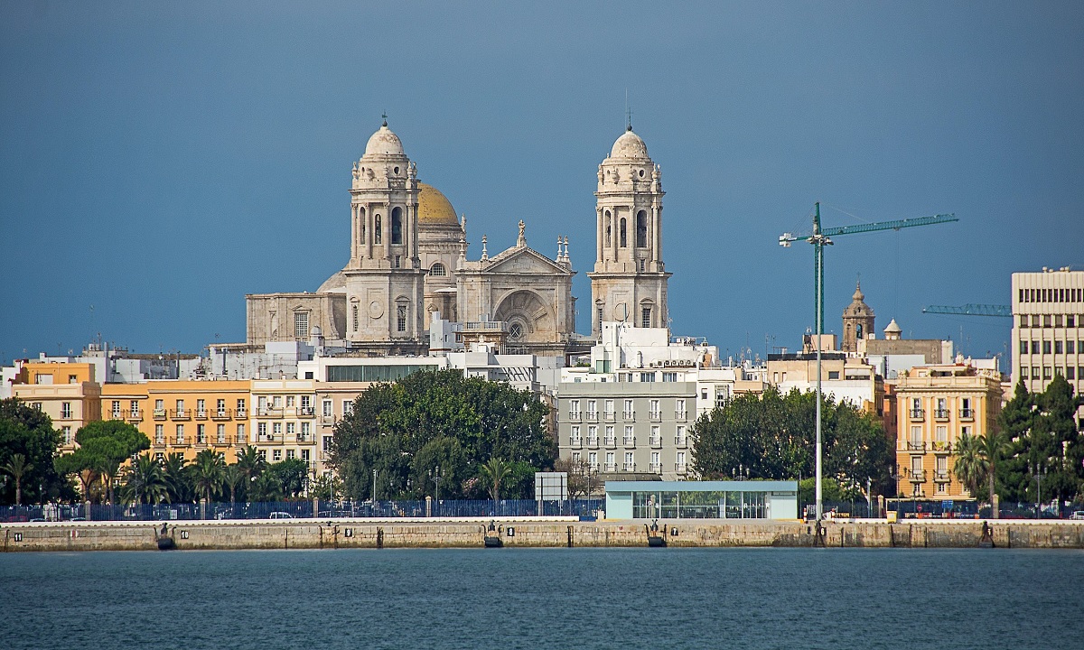 Lugarnia_'s tweet photo. Cádiz, capital de la provincia homónima, pertenece a la comunidad autónoma de Andalucía. Se trata de la ciudad más poblada de la bahía de Cádiz. Esta ciudad se localiza al sur de la península ibérica y es una de las más visitadas por los turistas.

https://t.co/27ppAO3hAW https://t.co/tgnGNTvdyq