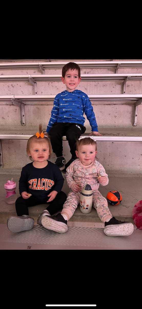 Zack_McKitish's tweet photo. @CusePromos #littleorangebigfan #cusesuperfan “Biggest” fans all the way from Scranton, PA! https://t.co/UZ7yMP8XEd