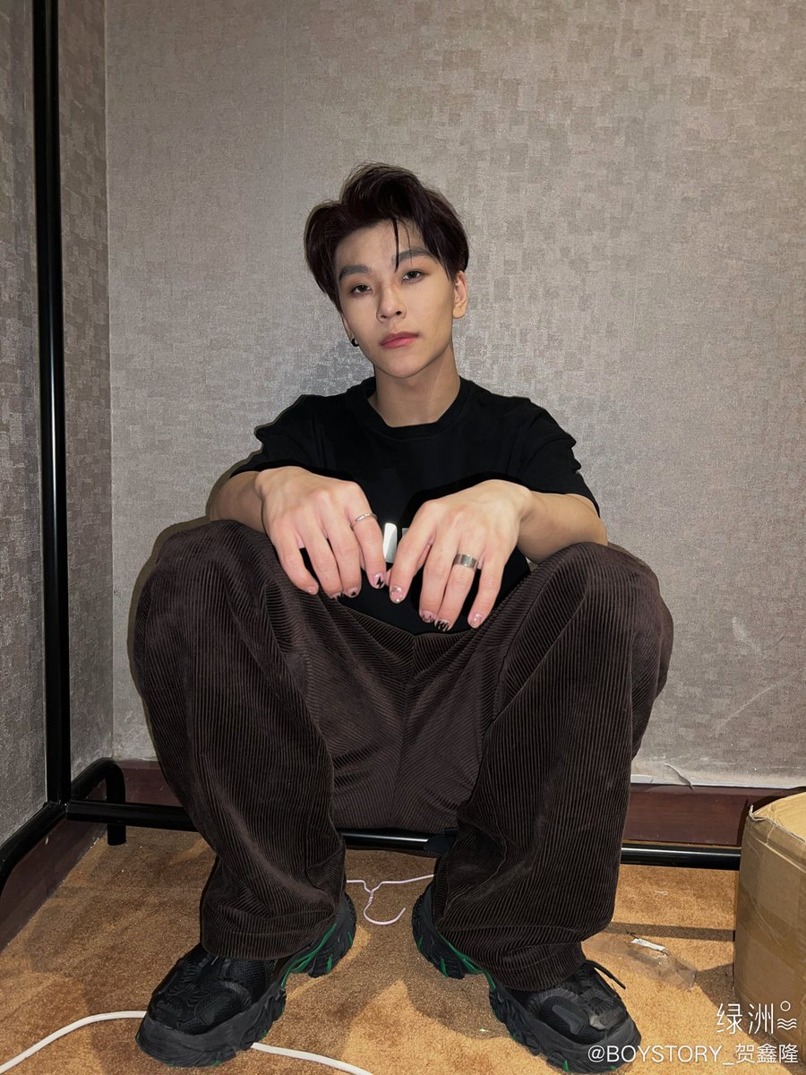 ren_gouyu's tweet photo. #Weibo_update
•
#xinlong
Fanmeeting is over🔚 Thank you for your hard work🙏
 See you next time🙋‍♂️
 (Add a picture taken by my sister under the stage haha) https://t.co/zocI7tyli4