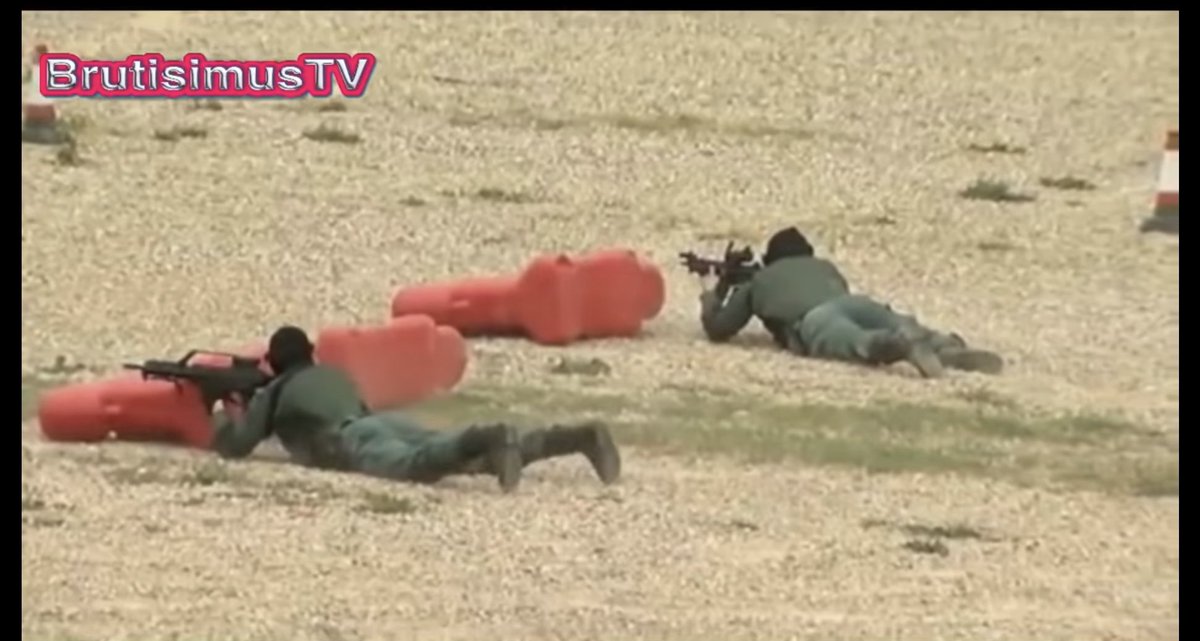 UAR_GAR_CAE's tweet photo. Entrenamiento de la @guardiacivil #GAR en el Polígono de Experiencias de Fuerzas Especiales #PEFE
https://t.co/KuZkH60fns vía @YouTube
#LaUnidadDelValor
#LoFacilNoNosInteresa https://t.co/xVzCfOuycN