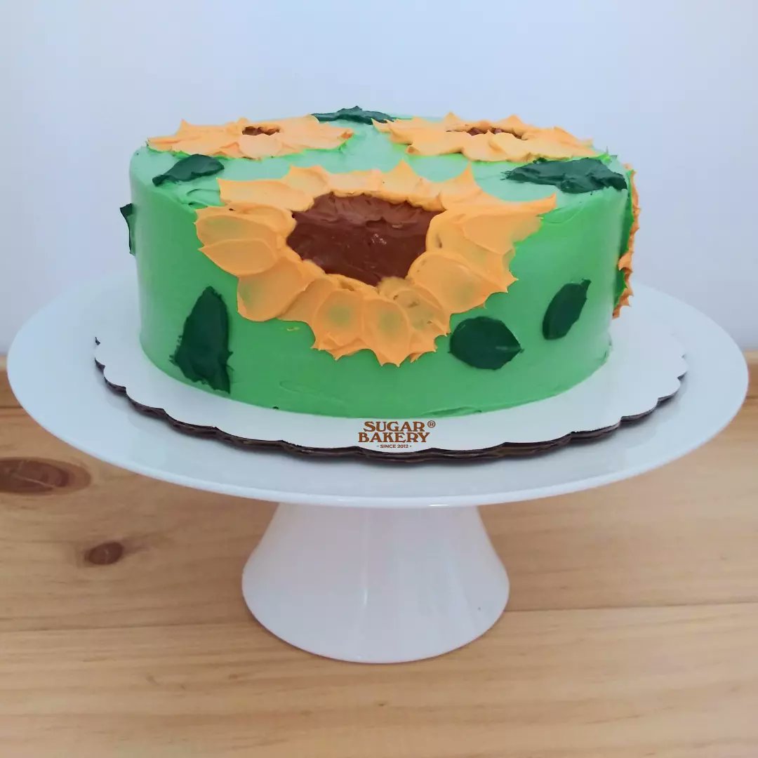 _SugarBakery's tweet photo. Hoy hicimos un pastel utilizando la técnica con espàtula para difuminar los 🌻🌻🌻 ❤

#sugarbakerysv #sunflower #cakes #postres #bakery https://t.co/aY8SqGFYmP