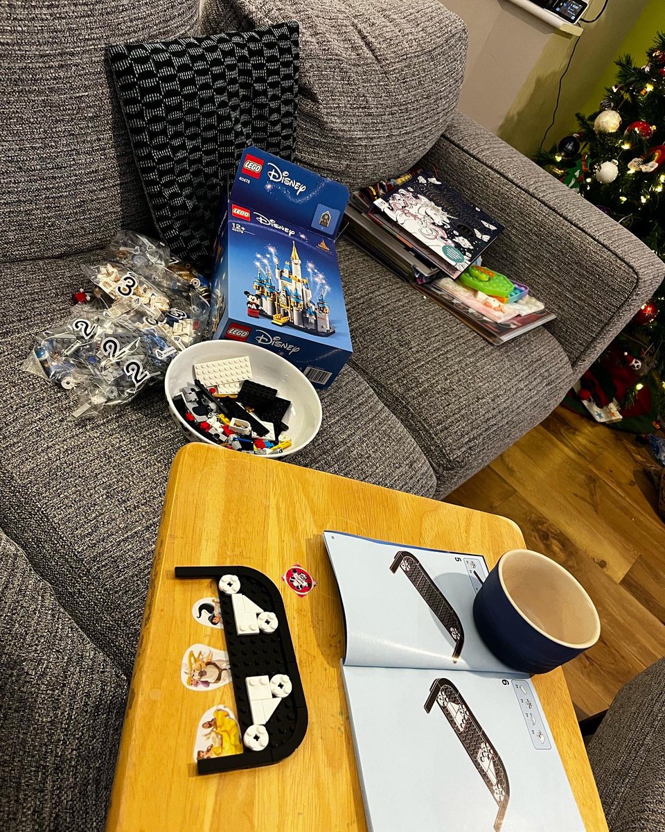 cK_Kirkland's tweet photo. Productive evening had tonight thanks to @LEGO_Group and their miniature @WaltDisneyWorld Castle ☺️ as I am not allowed the full scale model Lottie thoughtfully got me this version for Christmas 🥰 #lego #waltdisneyworld #castle #christmas #present #daughter #productiveevening https://t.co/TgrY8LhQ93