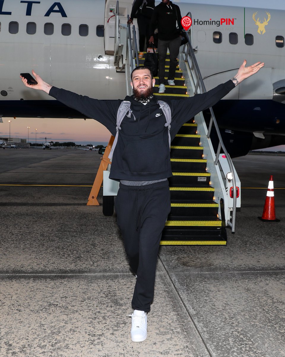 Bucks's tweet photo. Sunshine state for a few.

📍 Orlando, FL https://t.co/4H3il6vK8G