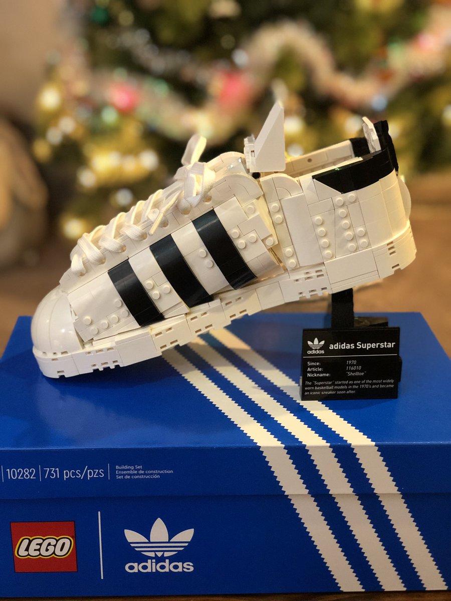 _MetroBoolin_'s tweet photo. @LEGO_Group had to do the @adidas build on #LEGOBuildDay https://t.co/kHWf63odJ7