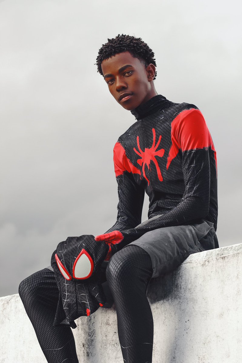 Rwalkers's tweet photo. E eu que fiz um ensaio do Homem aranha com o próprio Miles Morales https://t.co/ksjuhapFYF