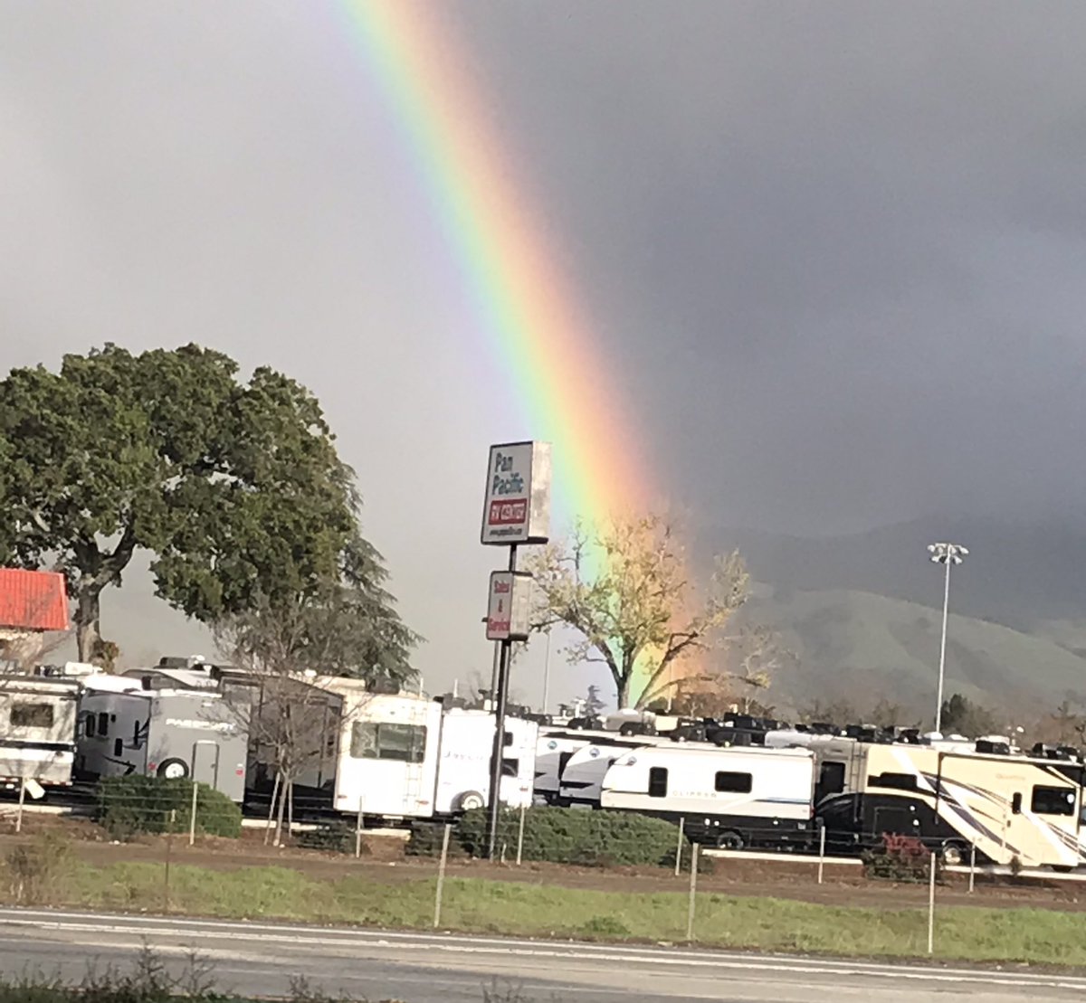 rcarrolldegcv's tweet image. Where does the rainbow end? Well @PanPacificRVS of course in Morgan Hill.
@abc7newsbayarea