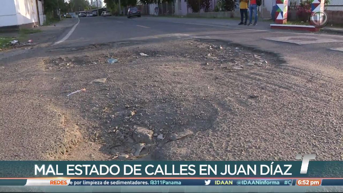 TReporta's tweet photo. Mal estado de las calles de Juan Díaz preocupa a los residentes, que temen sufrir un accidente. #TReporta https://t.co/bEVUwYk2JE