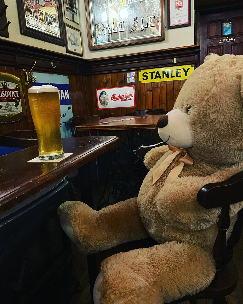 BannonPaul's tweet photo. Just dropped in for a #pint #Edinburgh #Scotland #bowbar https://t.co/ngX6UwQ5uT