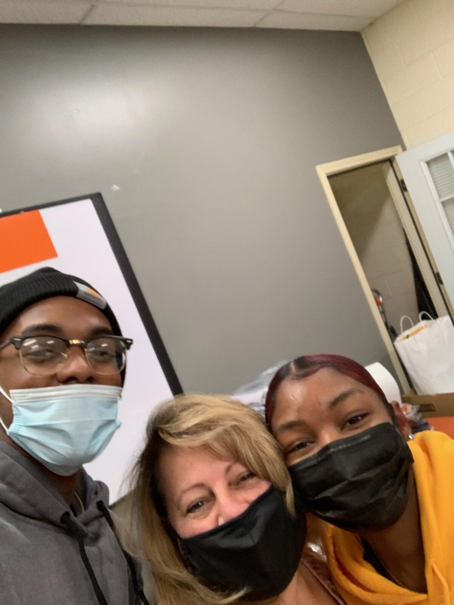 thd_2710's tweet photo. Happy Holidays from 2710, our VOA team and everyone at store 2710 did some good things this year. VOA committee adopted a family and here's some photos of them wrapping &amp; delivering those gifts @McFarrenGary @AthiaRenee https://t.co/WvHaVjIpVs