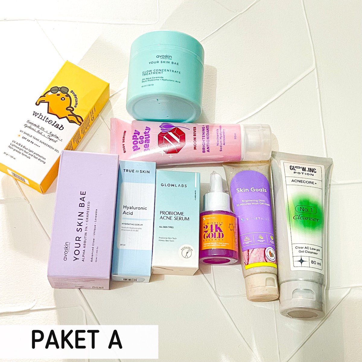 naaazzzs's tweet photo. ✨ BAGI-BAGI SKINCARE AKHIR TAHUN✨

Untuk 3 orang pemenang⬇️⬇️

— Follow @naaazzzs 
— RT &amp; Like tweet ini
— Reply kalian mau paket A/B/C/D + Hashtag #SkincareGratis 

PERIODE GIVEAWAY SAMPAI TANGGAL 5 JANUARI✨✨ GOODLUCKK!!!! https://t.co/VFPA8IBbov