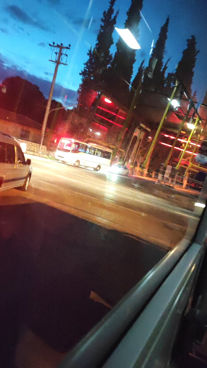 +Sürpriz yapmayı sever misin?
- Severim
+ Ne yaparsın mesela
- Sürpriz 😝🙃