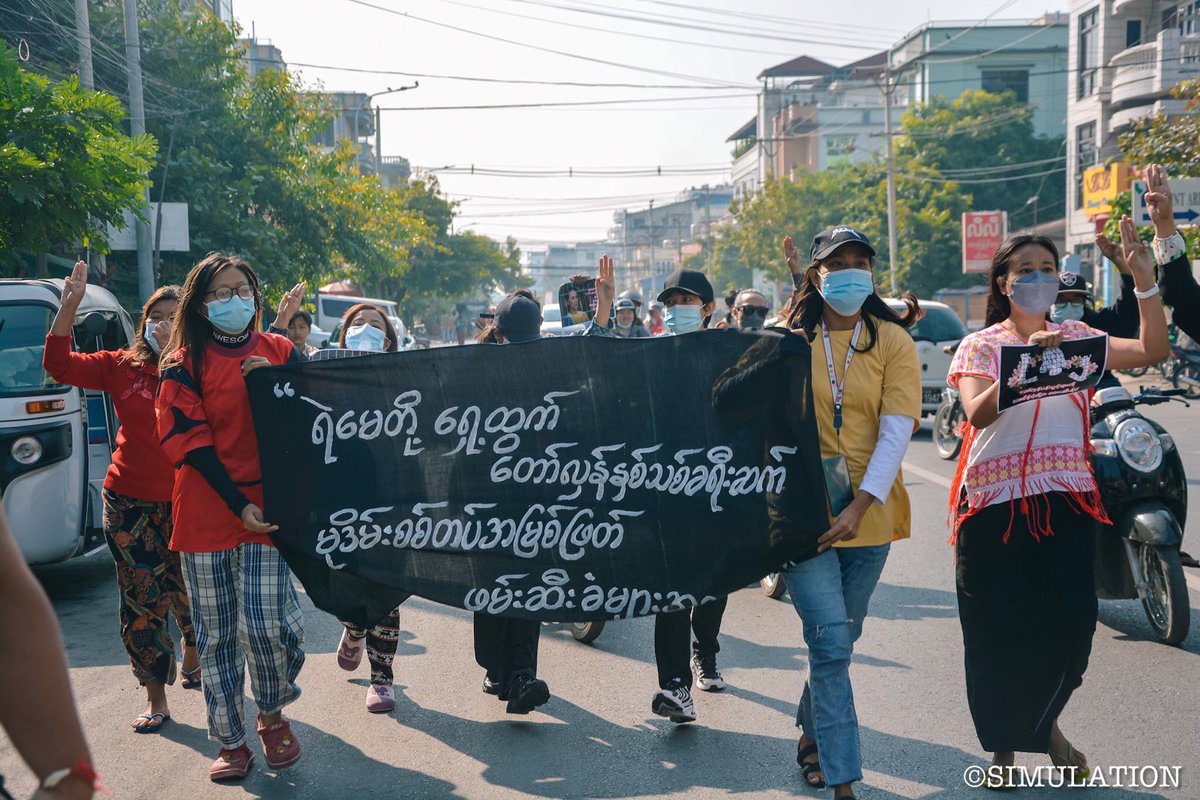 afcc_mdy's tweet photo. ဒီဇင်ဘာလ (၂၈)ရက်နေ့
မန္တလေး အမျိုးသမီးသပိတ် 
@women_burma #WomenStrike_MDY
#AFCC_MDY #အရေးတော်ပုံအောင်ရမည် #WhatsHappeningInMyanmar https://t.co/YfTTaMEsRB
