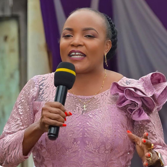 Kenyans's tweet photo. Under which party do you think Wangui Ngirici will win the Kirinyaga gubernatorial seat in 2022?
1. UDA
2. ODM
3. ANC
4. Run as an Independent Candidate https://t.co/DiIzxbLiqO