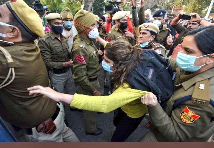 tholan_Jamal's tweet photo. this is your voice
this is my voice

This is not the end but the beginning

"doctor" not money

This makes me proud
it's my tomorrow
Yours is today

get out of the house
it's not just me
you have a voice too
#Doctorsstrike
@FordaIndia 

@zoo_bear @savukku @pbhushan1 @DrSharmila15 https://t.co/Q0UMvz4OZb