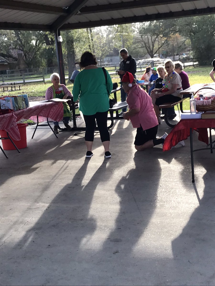 Pate_readwrite's tweet image. Blessed to be a part of Christmas breakfast at Lewis Park in Conroe hosted by our church ASC.  We served homeless and families in need in the area.  Merry Christmas!