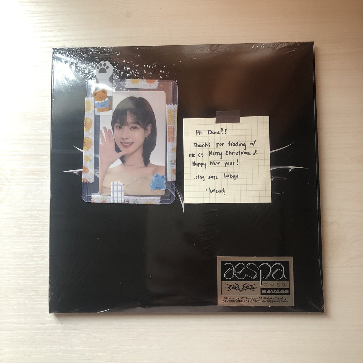 myaescart's tweet photo. π #aescartmails π !
hi bread ! @yjwntrcart thank u so much for taking care of my items hehe >__< & for the snack ! di ko na lang nasama sa pic haha thanks for trading with me rin and for the synk dive album yay !! π€ labyu https://t.co/17gMr32AZY