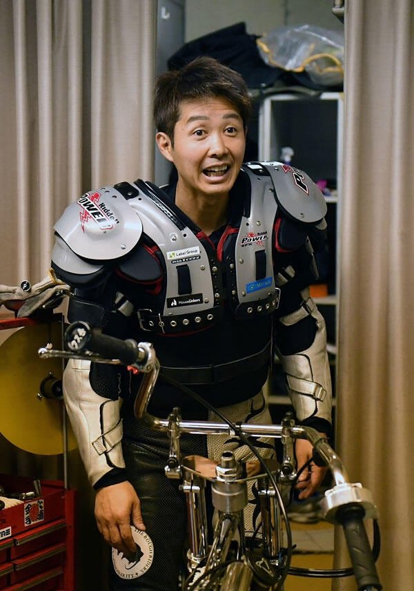 kanekooendan's tweet photo. 2021スーパースター王座決定戦2日目、金子大輔選手は12RSSトライアル戦に出走予定🏍
昨日5着でしたが巻き返しに期待します‼️今日は現地で応援🔥
GO〜大輔‼️
金子大輔オフィシャルHP
https://t.co/bRVOJ138el
#スーパースター王座決定戦
#Neotech
#ハウスリンカーズ
#LabelGroup
#金子大輔応援団 https://t.co/5jMRLCK8ea