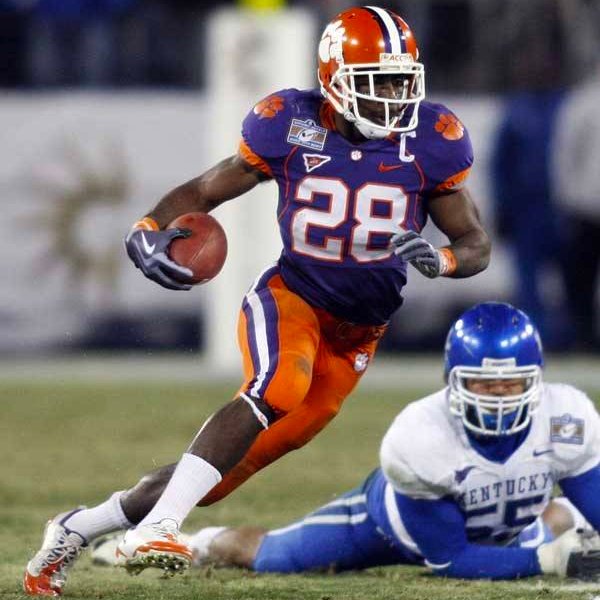 ClemsonUniforms's tweet photo. On This Day: Dec. 27, 2009 🟣🟠

Clemson wore their piping-style jerseys for the final time, defeating Kentucky 21-13 in the Music City Bowl 

@ClemsonFB | #ALLIN https://t.co/tis3aQKDwS