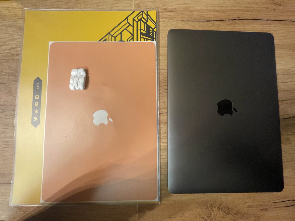 I don't know what I like better...the skin or the single packing peanut. The robots at 
<a href="/dbrand/">dbrand</a>
 comin thru this holiday season. Merry Christmas you lifeless robots!