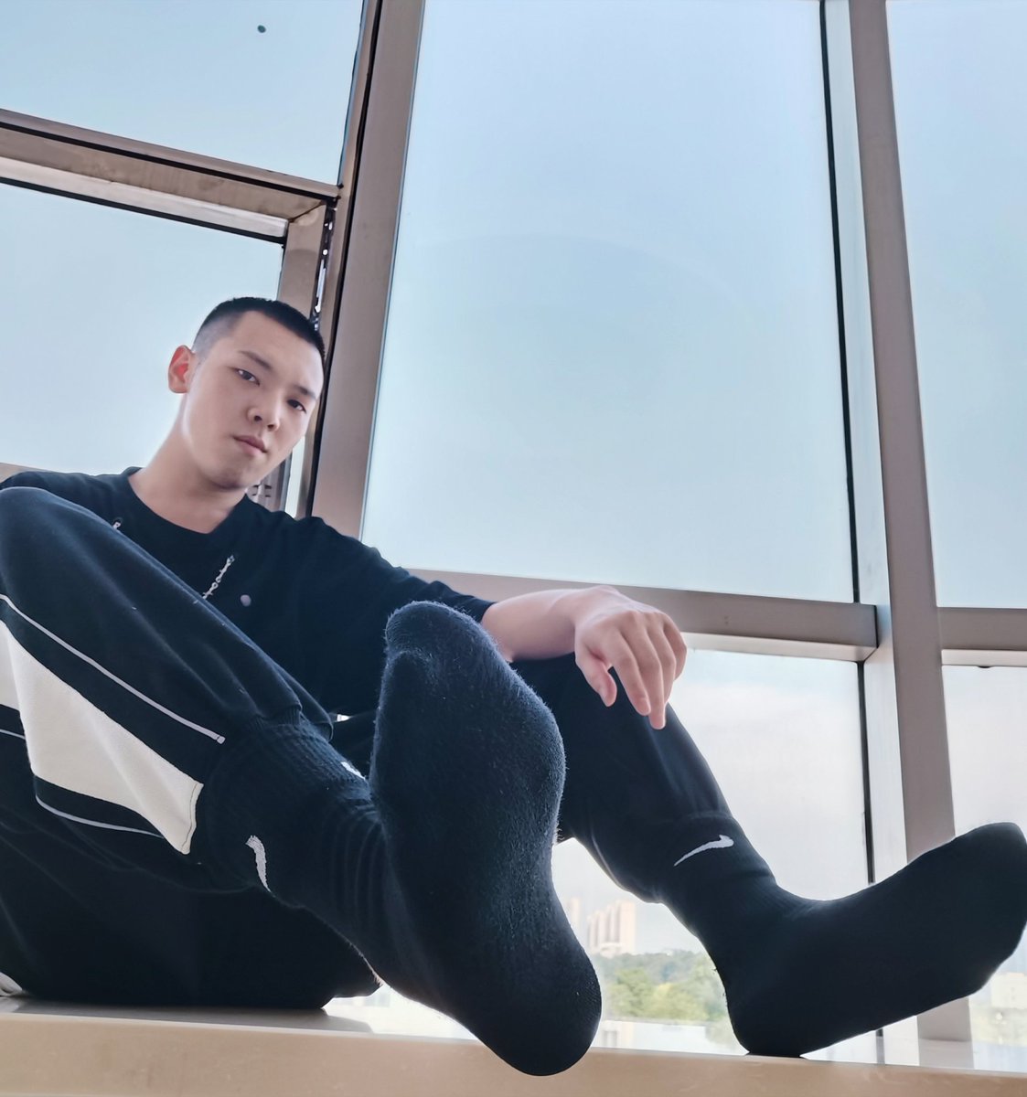 黑袜超人S tweet media