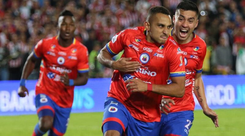 PedroMaranhao13's tweet photo. Ray Vanegas no Sport é uma realidade há algumas semanas. Ainda não tenho a confirmação do acerto, mas até onde eu sei, estava bem encaminhado. Gustavo Florentín quer muito contar com o colombiano para 2022. #Apurando https://t.co/c8ohzwfq0O