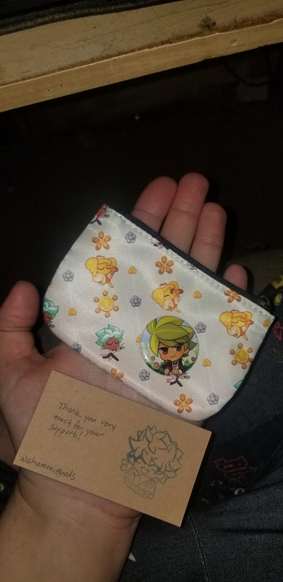 Awww yiss, just in time for me to feel guilty about supporting a gacha game that's about to have horrific crypto integration!
<a href="/chammiegoods/">✨Chammie Goods ✨</a> guilt aside I absolutely adore this pin and pocket purse and they're gonna come with me everywhere from now on!!!