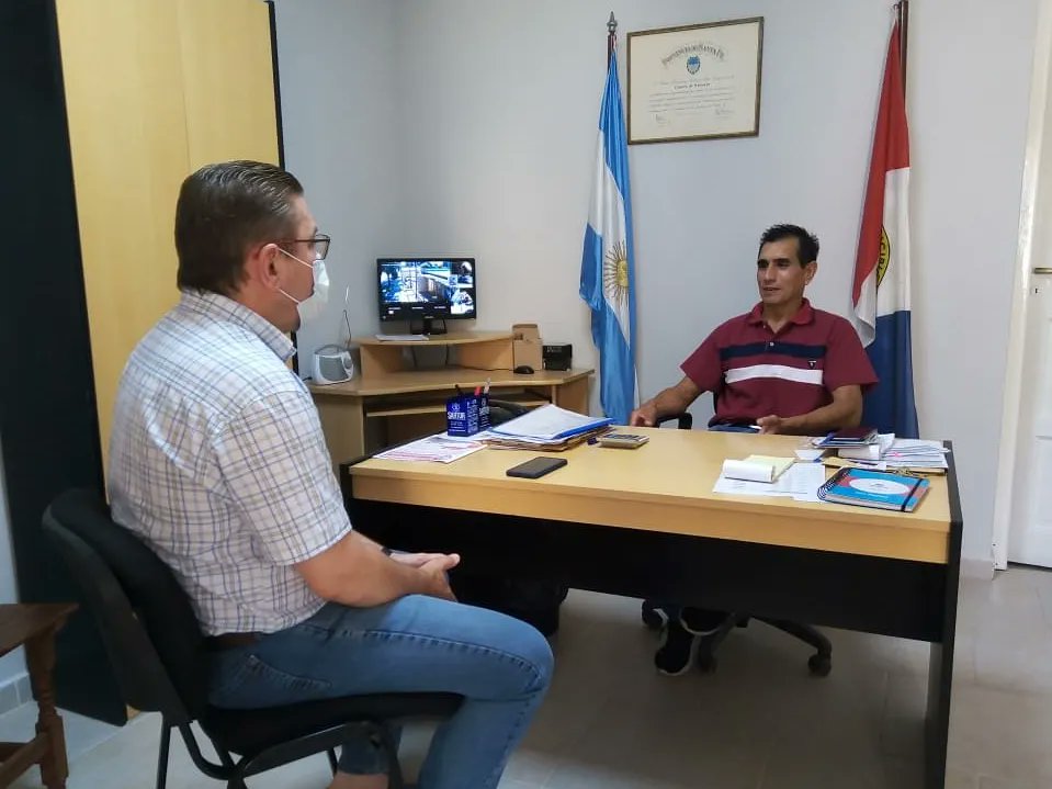 RodrigoBorla's tweet photo. ✍🏼 #GESTIONES | #COMUNAS

📌 Estuvimos reunidos con los nuevos Presidentes Comunales de #Ramayon, Julio Maidana y con Mario Villalba de #ColoniaDolores. 

👉🏽 Quedando a disposición para colaborar en las gestiones que necesarias. 
https://t.co/r1VzBnwV8b https://t.co/Iv4Nwjhent