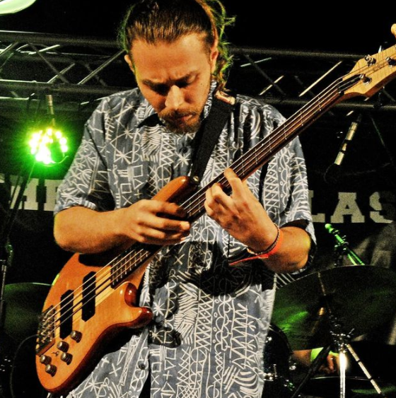 Beat full with @chestergorilla 2019
#chestergorilla #bass #bassman #producer #vastorecords #label #festival #tapping #ballad #cort #artisanA4 #myband