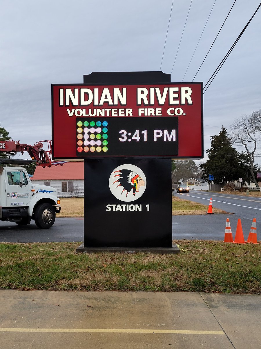 kenny_terhune's tweet image. We took this sign down and did a full refurbishment,  repainted, L.E.D lamps, and a new @cirrusled 9mm electronic message center  #signs #signshop #signcraft #installation #LED #firedept @signcraftmag
