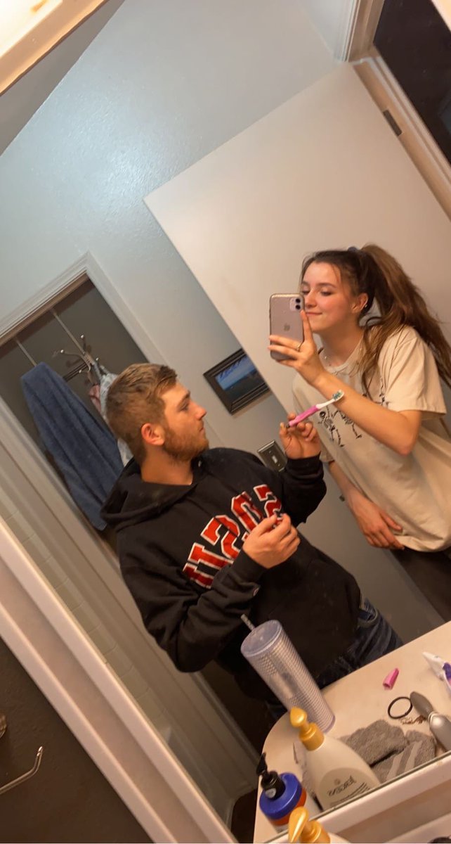 kuha_18's tweet photo. I just wanted to thank this beautiful woman so much for dealing with me for the past 3 years💕 I really don’t know where I would be without you in my life. To manny more years I love you 💙 @_ReeseMarie https://t.co/AZvy6M5Ffh
