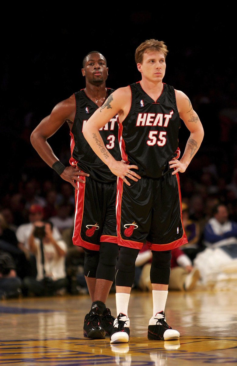 biscaynemayne's tweet photo. My childhood was these two https://t.co/ovgkB4luwa